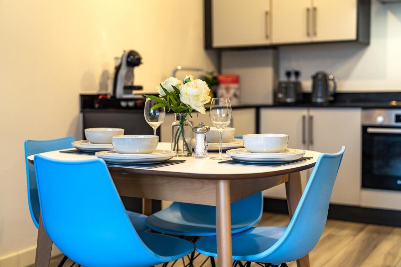 Ashview 2 - Heathrow - Thorpe Park - Free Parking *