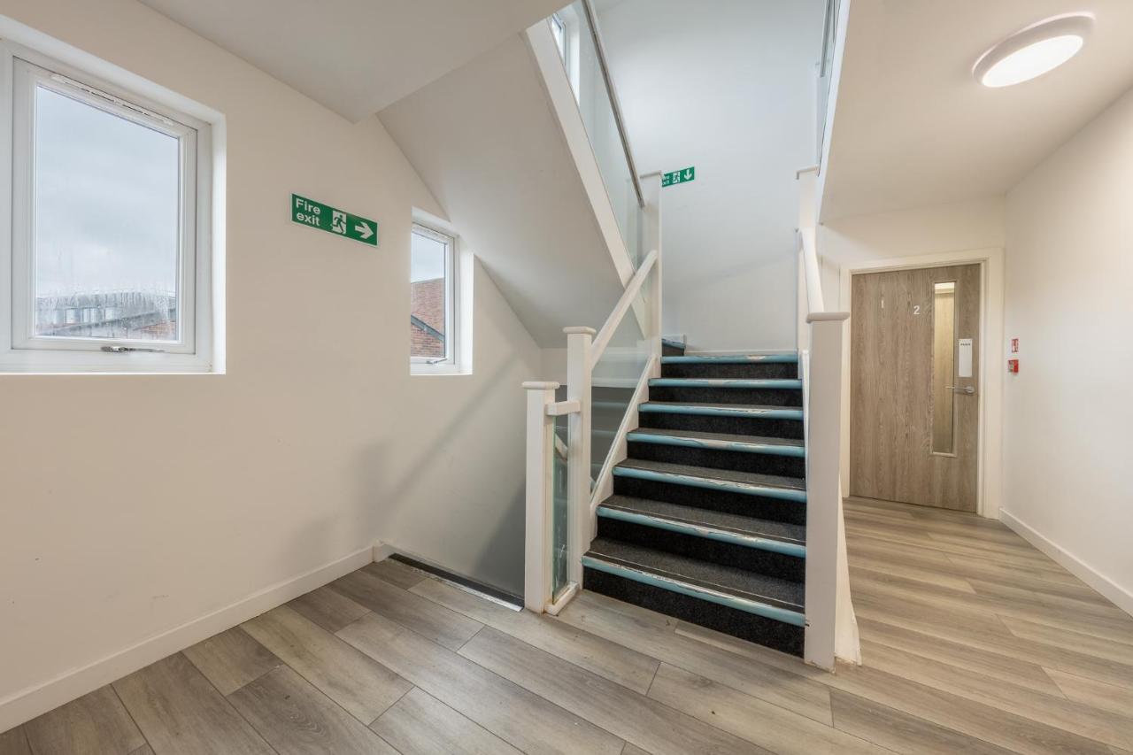 Ashview 2 - Heathrow - Thorpe Park - Free Parking Appartement *