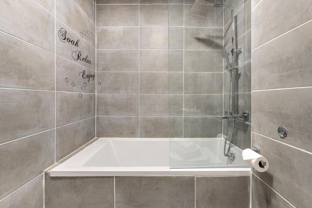 Ashview 2 - Heathrow - Thorpe Park - Free Parking Appartement *