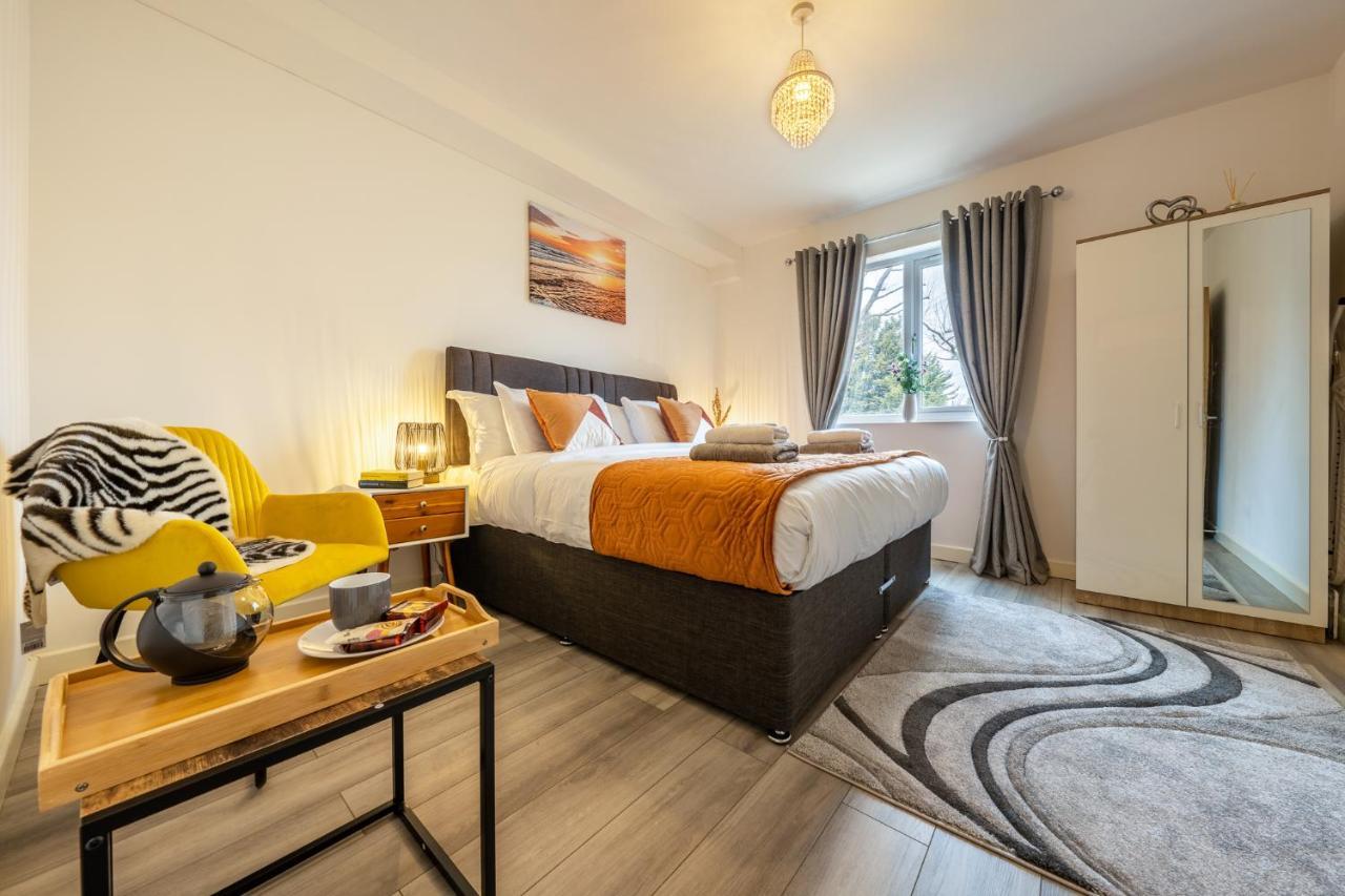Ashview 2 - Heathrow - Thorpe Park - Free Parking Staines-upon-Thames