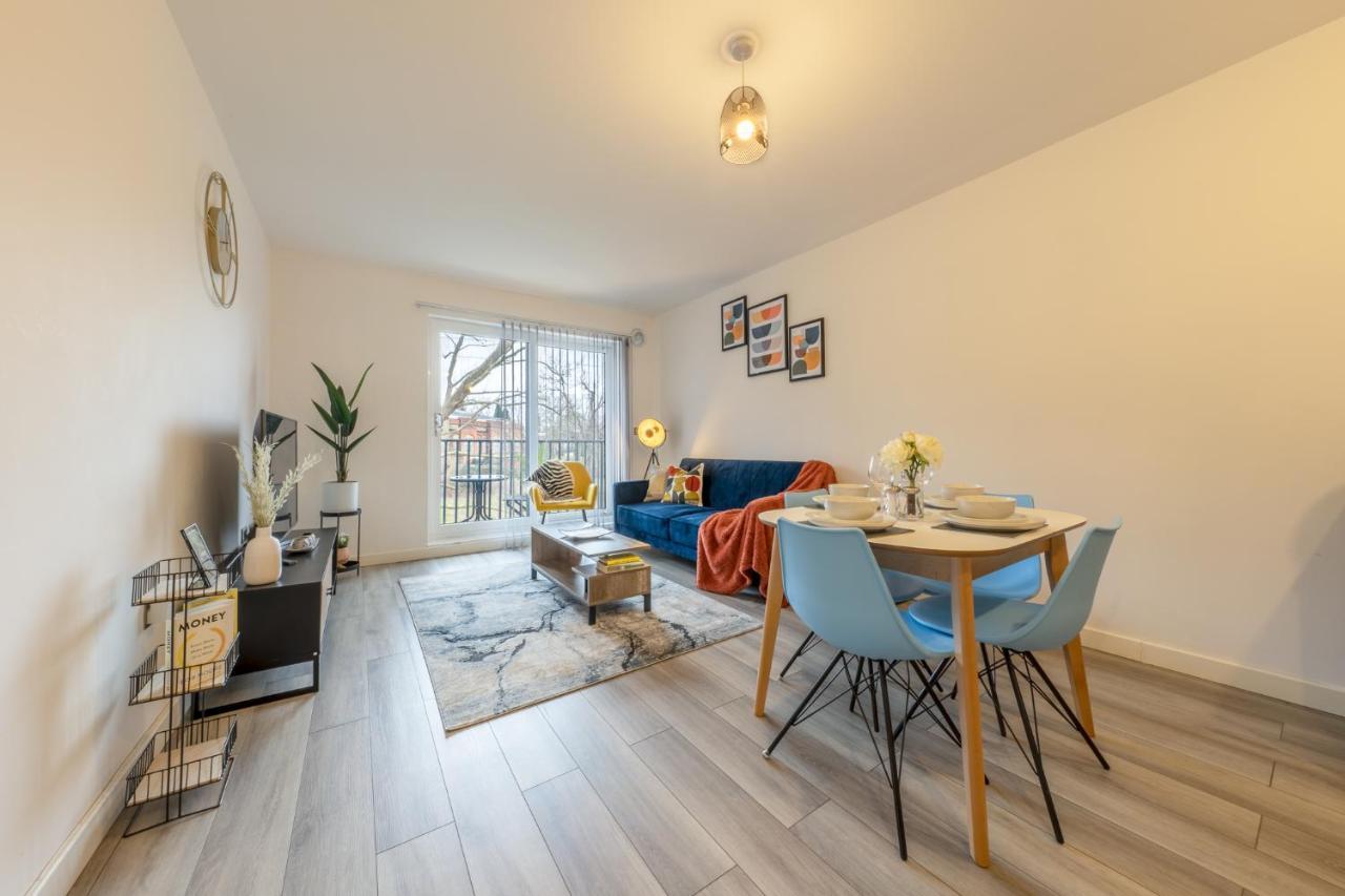 Ashview 2 - Heathrow - Thorpe Park - Free Parking Appartement