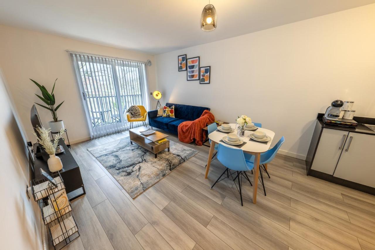 Ashview 2 - Heathrow - Thorpe Park - Free Parking * Staines-upon-Thames