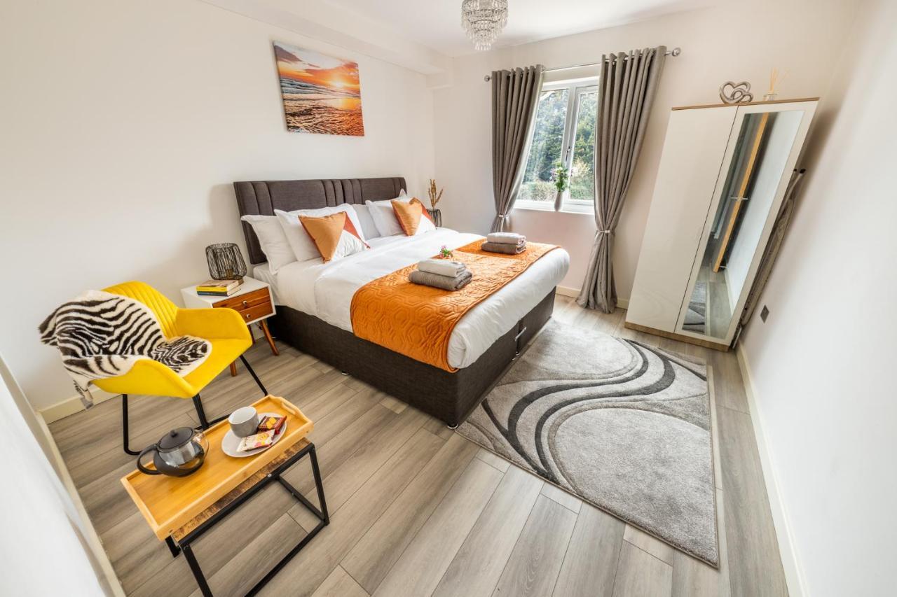 Ashview 2 - Heathrow - Thorpe Park - Free Parking Appartement
