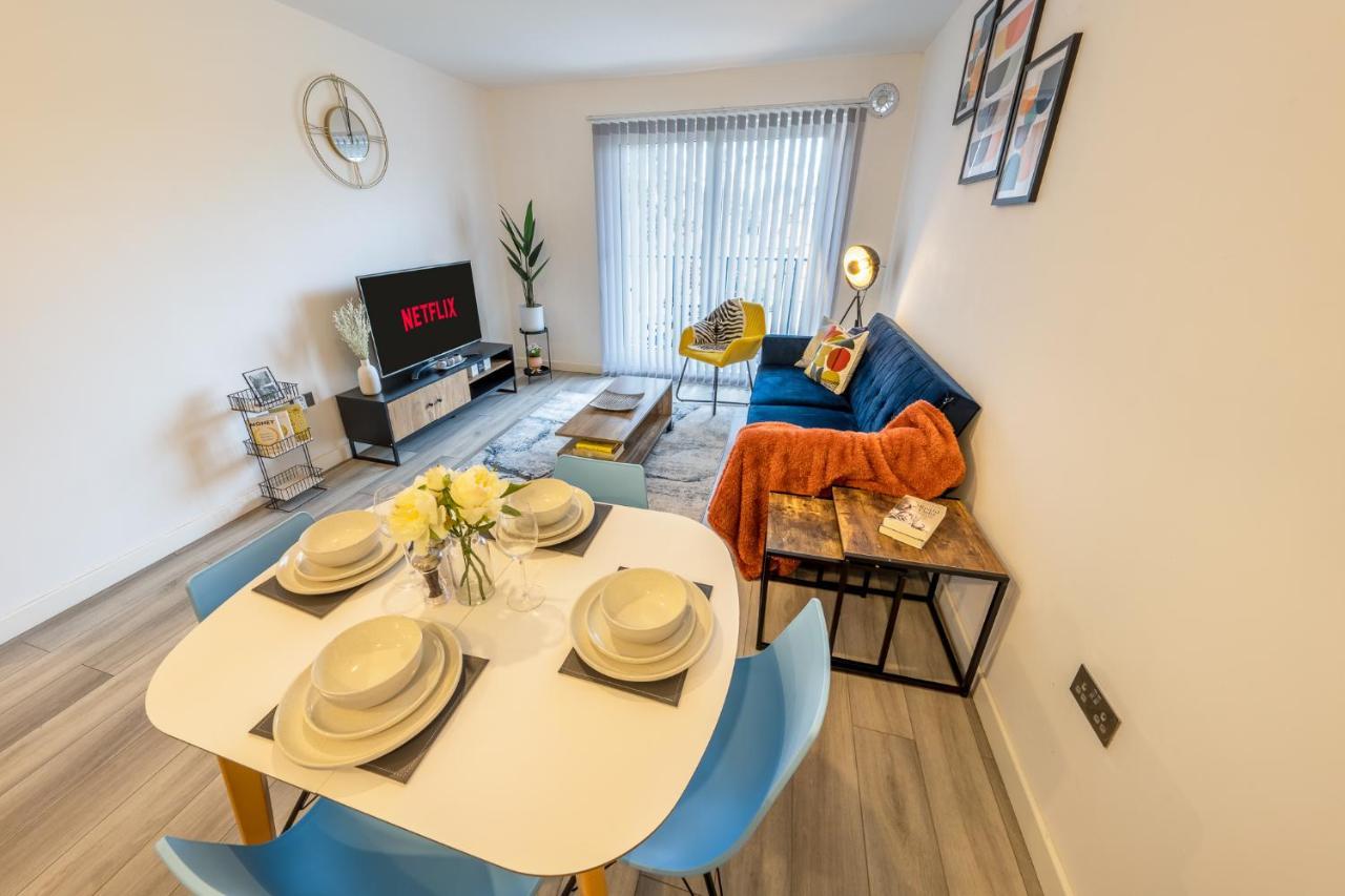 Ashview 2 - Heathrow - Thorpe Park - Free Parking *