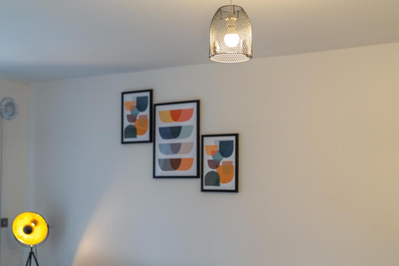 Ashview 2 - Heathrow - Thorpe Park - Free Parking *